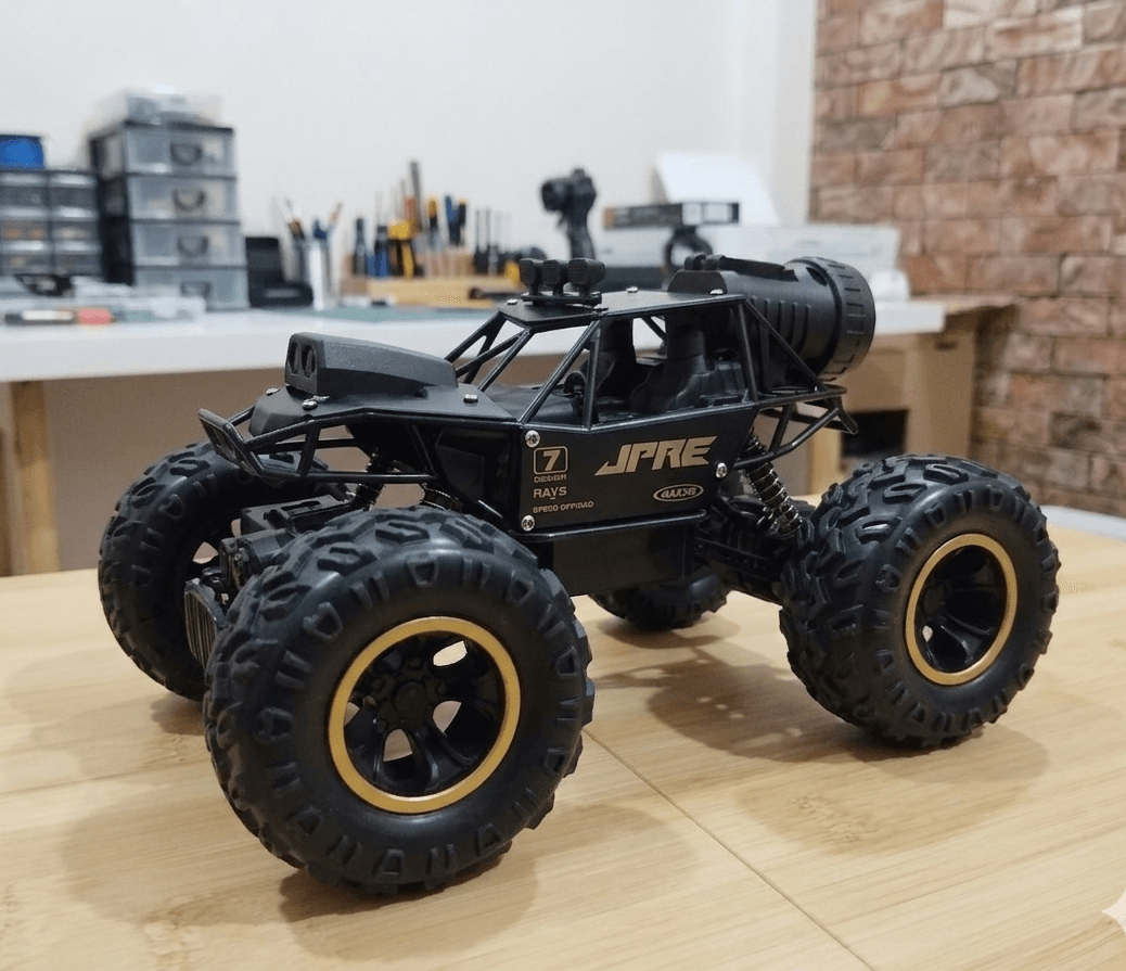 MOKA Rock Crawler 4WD RC Jeep with Camera - Image 3